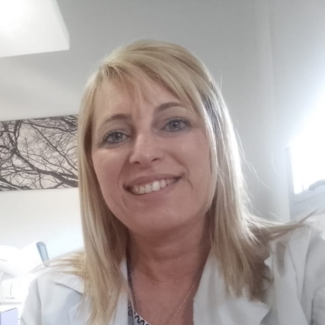 Foto de Avril Capristo, Oftalmología